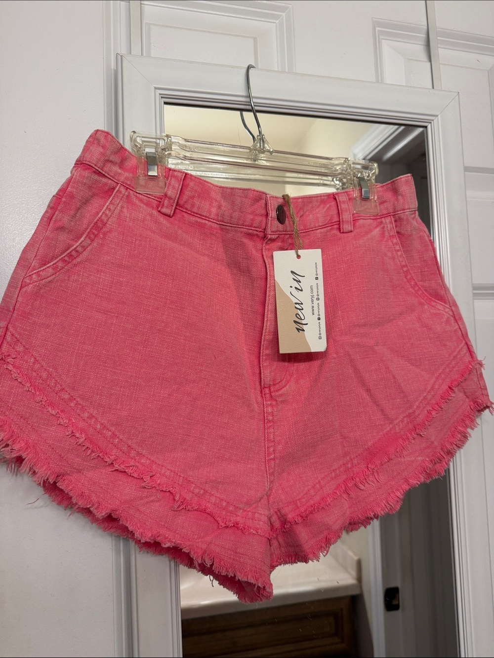 Pink Frayed Hem Women's Denim Shorts